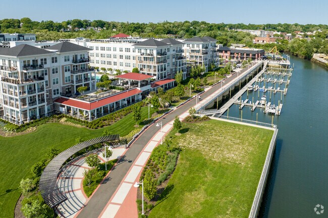 Glen Cove is the perfect place for any family.