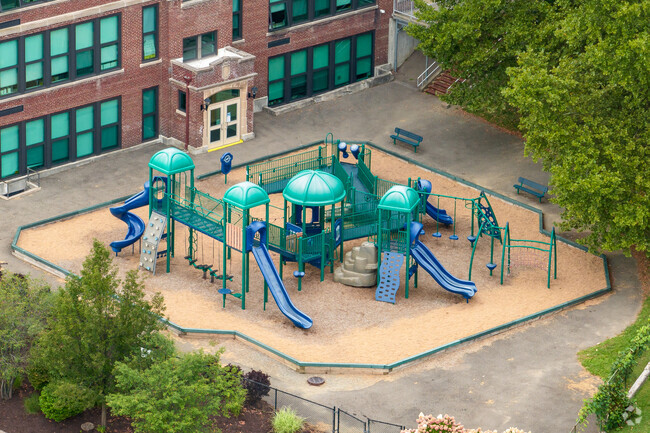 Woodrow Wilson Elementary School  has a nice playground for students.