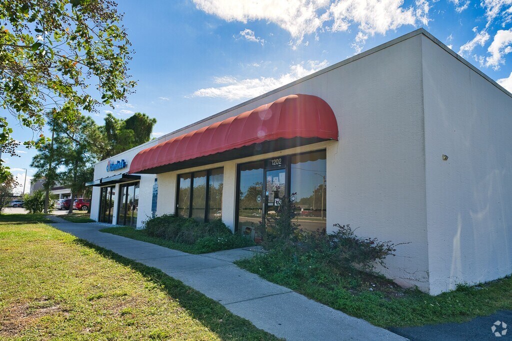 Welcome to the Treasures of Life Academy in Downtown Winter Haven.