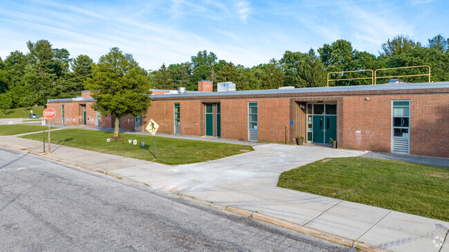 Cedarmere Elementary - 17 Nicodemus Rd, Reisterstown, MD 21136-3224