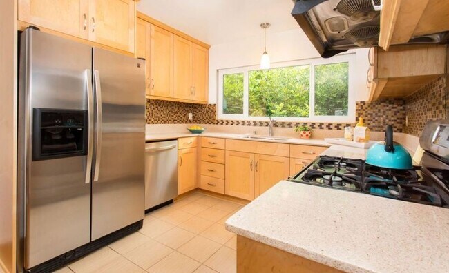 3200 S Sepulveda Blvd unit Master bed, Los Angeles, CA 90034 - photo 3