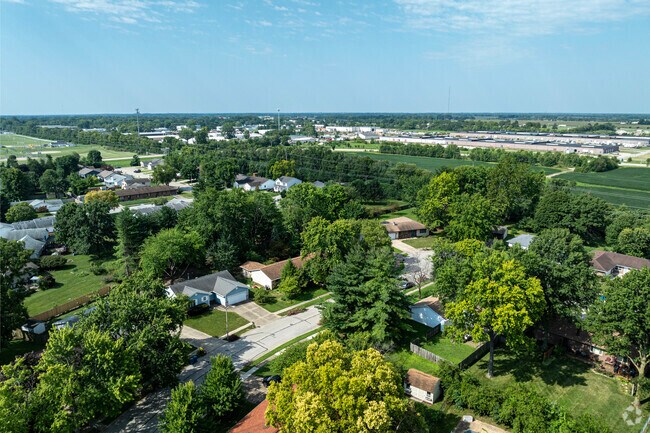 With a secluded feel and an active neighborhood association, Franklin Park is a classic suburb.