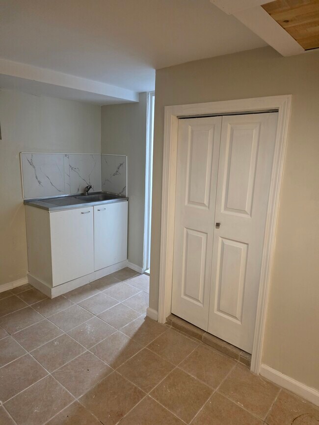 1770 Park Ave unit 1, Bridgeport, CT 06604 - photo 6