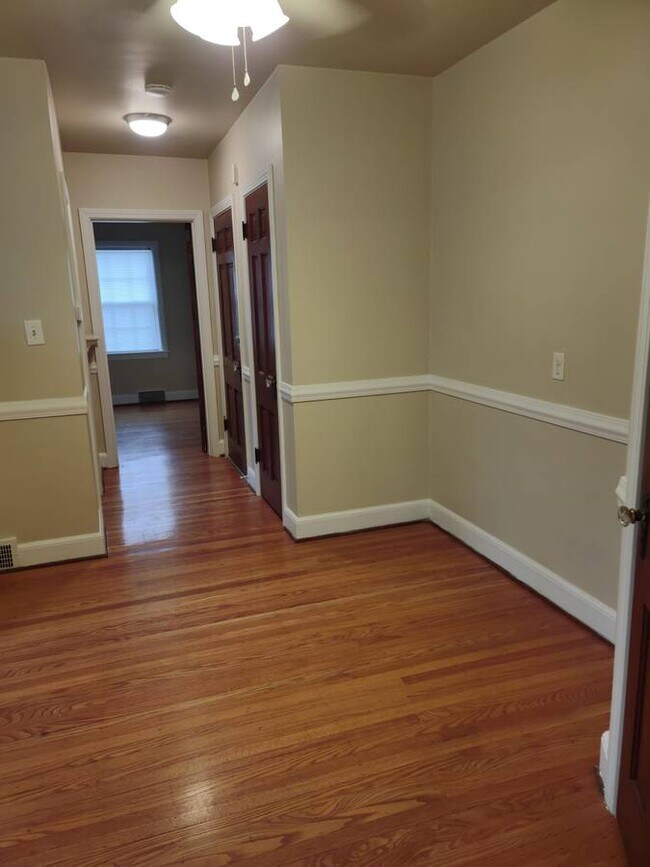 2119 Gladstone Ave unit c, Louisville, KY 40205 - photo 4