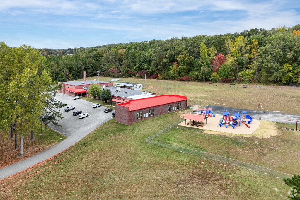 Sharps Chapel Elementary School received an overall grade of 6 out of 10 from Great Schools.