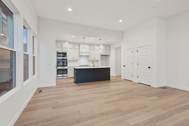 7009 W Lake Ave, South Jordan, UT 84009 - photo 7