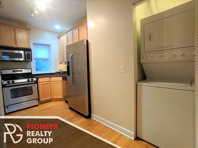 3250 N Clifton Ave unit 3, Chicago, IL 60657 - photo 2