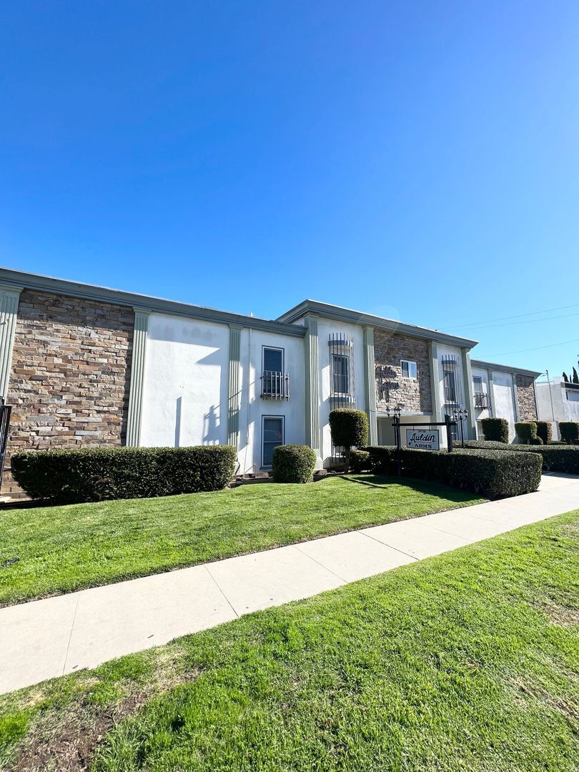 ANZA 2 (Auldin Arms), Torrance, CA 90503 - photo 1