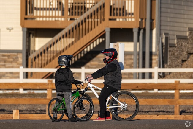 Firestone offers ample space for biking enthusiasts, featuring the Mountain Shadows Bike Park and Pump Track. These well-designed facilities provide thrilling trails and challenges for riders of all skill levels, making it a perfect destination for outdoor adventure and fun.