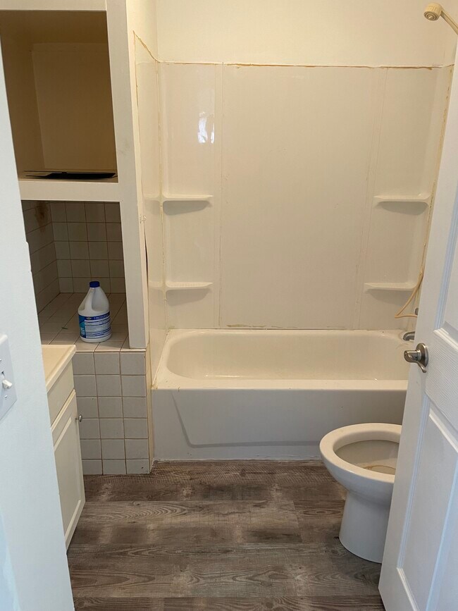 113 E Hope Dr unit B, Upland, IN 46989 - photo 6