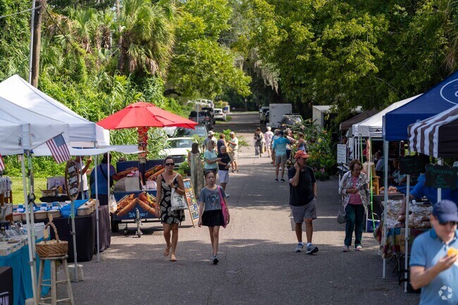 Browse fresh produce, local goods, and crafts at the Fernandina Beach Farmers Market.