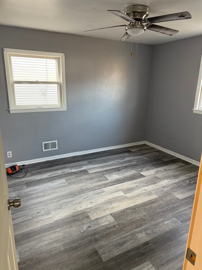 6514 W Carmen Ave unit 6514 w Carmen st, Milwaukee, WI 53218 - photo 4