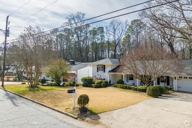 You'll find an abundance of ranch style homes in throughout the Castlewood neighborhood.