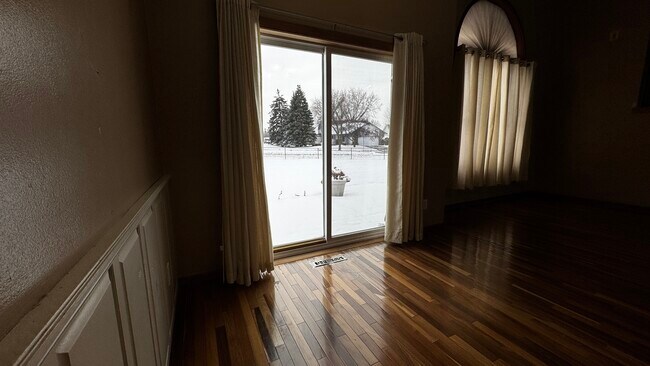 8700 Loch Lomond Blvd, Brooklyn Park, MN 55443 - photo 5