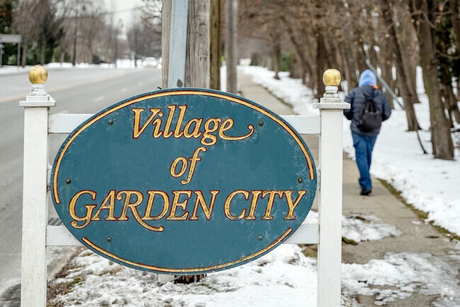Welcome to the Village of Garden City.