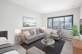 455 W Wellington Ave, Chicago, IL 60657