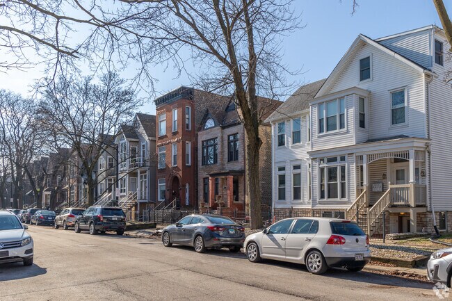 A beautiful row of homes that showcase the popular home types in Sheffield & DePaul.