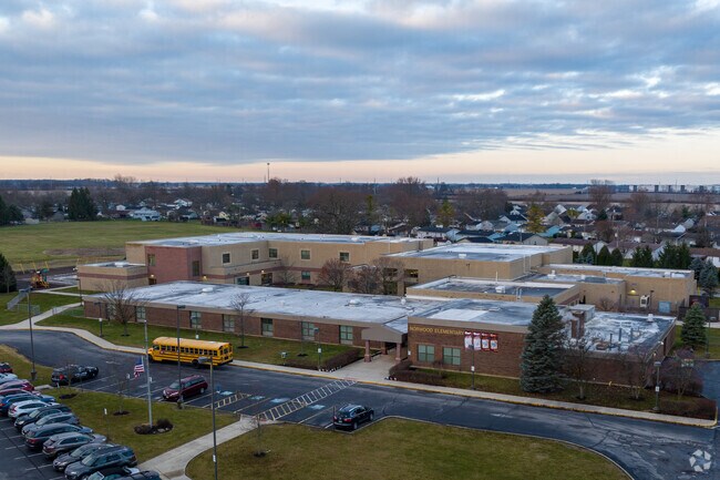 Norwood Elementary School is in Lake Darby and teaches students in K-5.