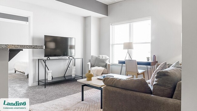 335 W 9th St unit 602, Indianapolis, IN 46202 - photo 2