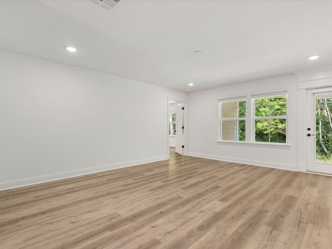 9626 W Oaklawn Rd, Biloxi, MS 39532 - photo 4