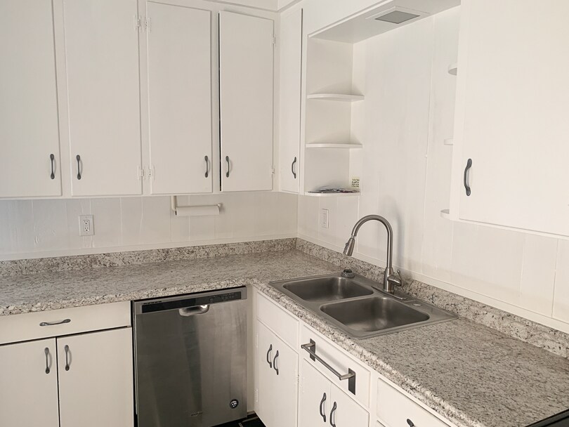 12 Chapman Ave unit 1, Easthampton, MA 01027 - photo 1