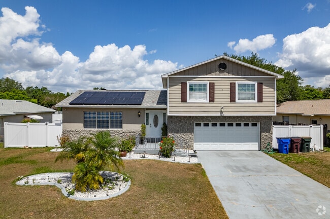 Split level homes are very popular in Pine Lake Estates.