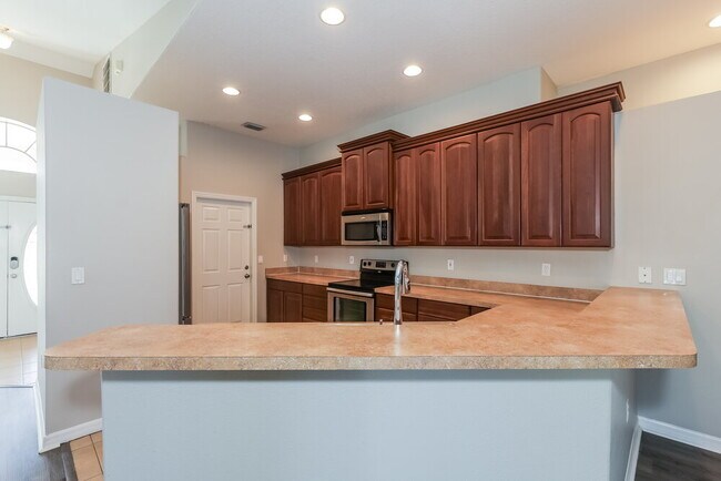 5514 Foxtail Ct, Wesley Chapel, FL 33543 - photo 6