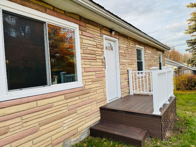 6289 Marsh Rd, Haslett, MI 48840 - photo 2