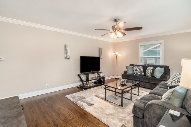 649 Edgebrook Terrace unit ID1285083P, Elgin, IL 60120 - photo 2