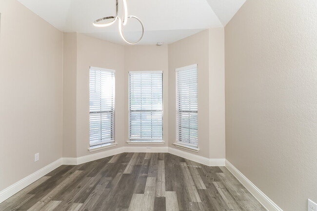 1029 Primrose St, Mesquite, TX 75149 - photo 7