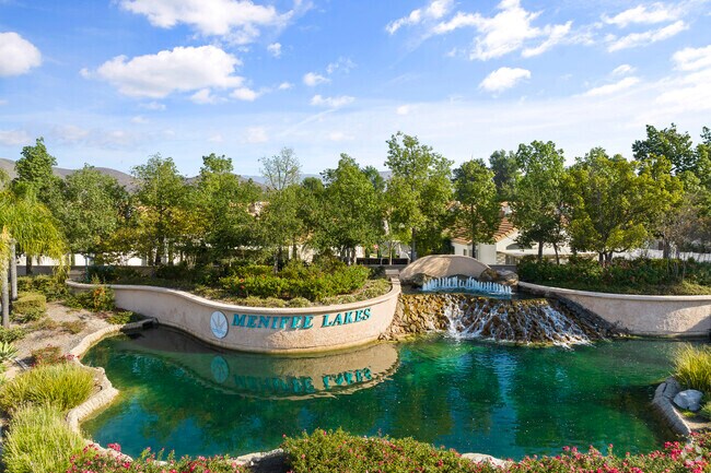 Discover the scenic beauty of Menifee Lakes, an oasis of tranquility and natural charm.