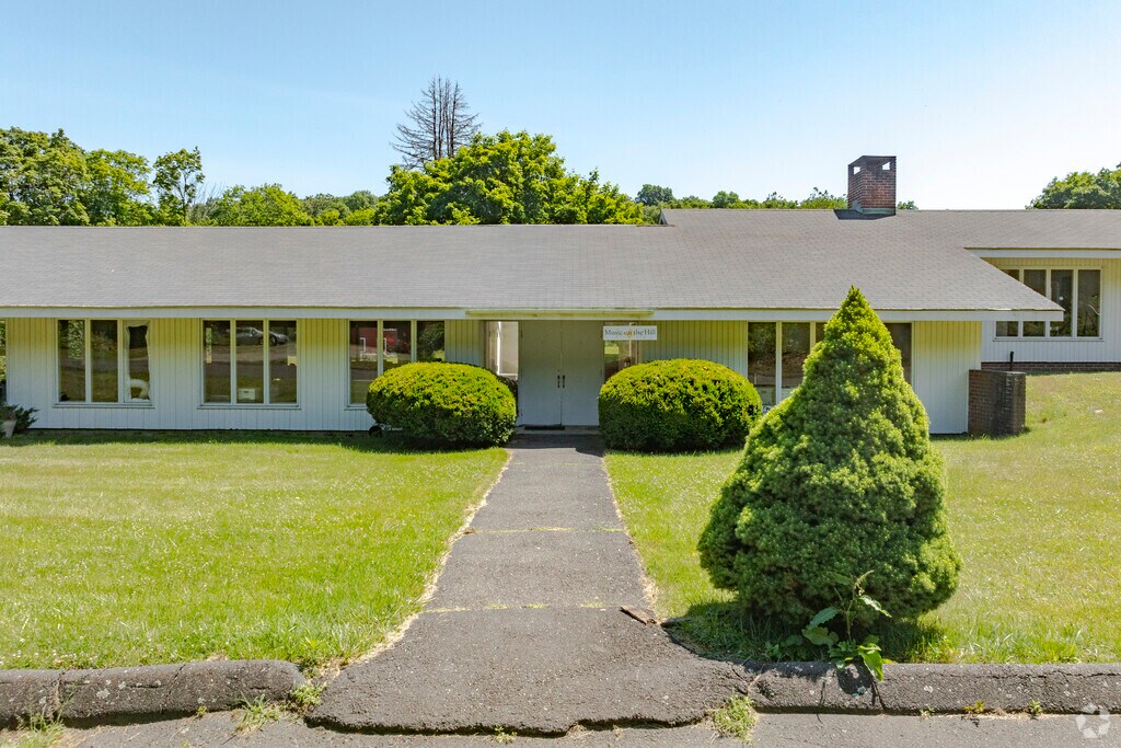 Music on the Hill is located at 531 Danbury Road in Wilton, CT.