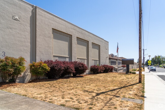 Harrisburg Middle School serves grades 6-8.