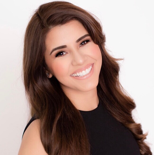 Jennifer Villa