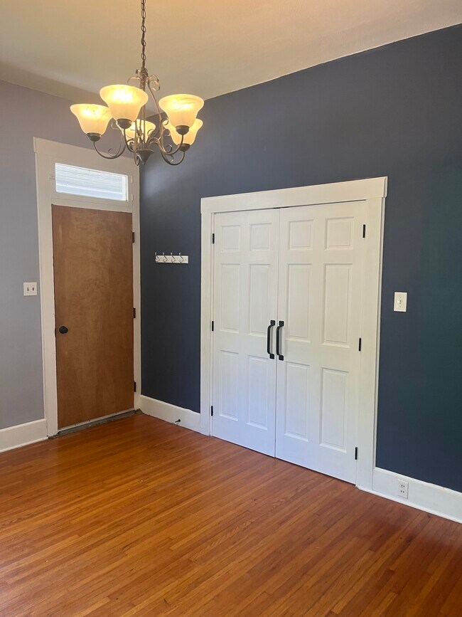 1711 Fairfax St, Carlyle, IL 62231 - photo 6