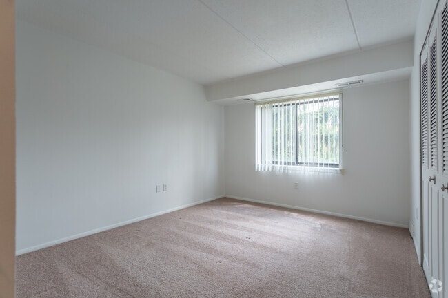 Columbia Square, North Olmsted, OH 44070 - photo 4