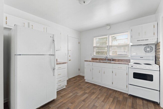 208 N Park St unit 2, East Orange, NJ 07017 - photo 7