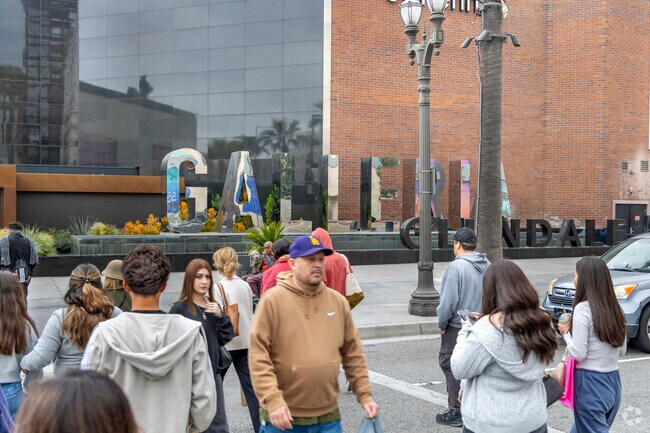 Emerald Isle is close to Galleria for shopping and dining out.