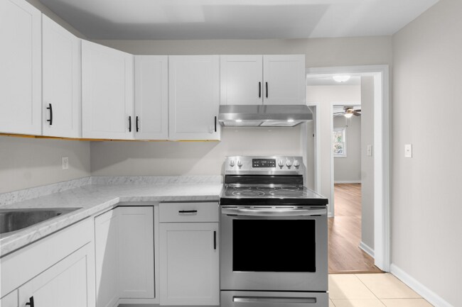 1122 Morgan St unit A, Fayetteville, NC 28305 - photo 4