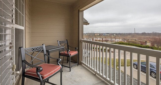 The Manor Homes of Arborwalk Apartments, Lees Summit, MO 64082 - photo 4