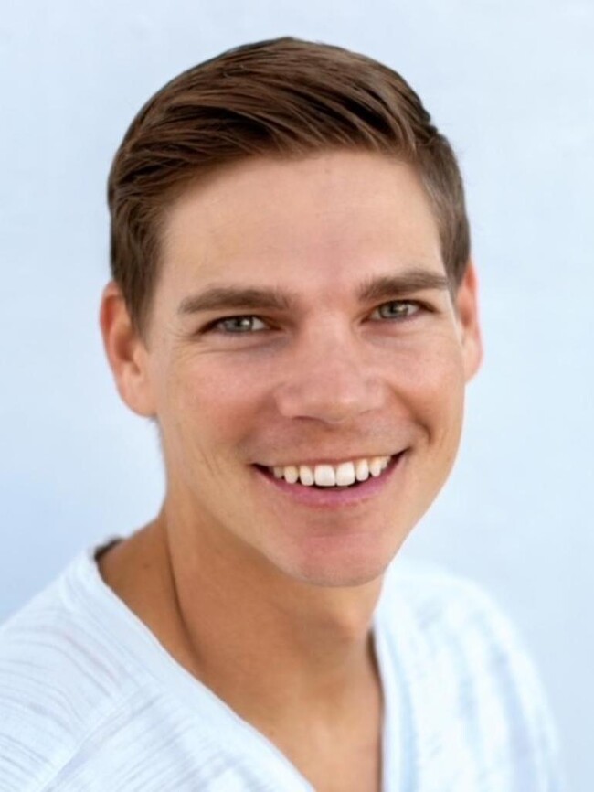 Agent Photo
