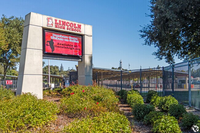 Lincoln High School serves grades 9-12 in Stockton.
