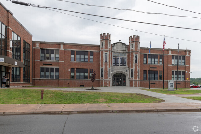 Camden Middle School is given an overall rating of C+ by NICHE.