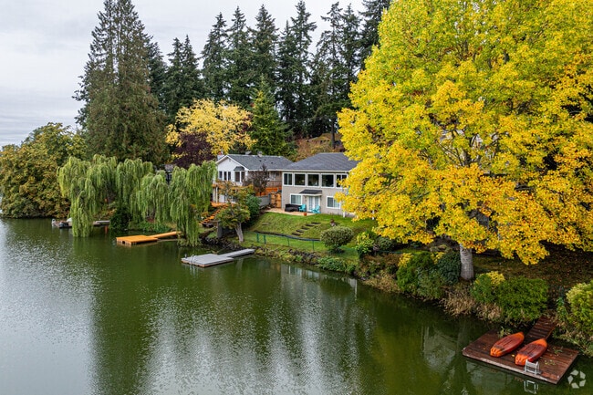 The Echo Lake neighborhood contains the beauty of nature and modern amenities for everyone.