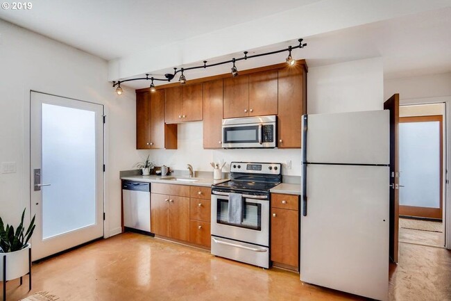 4932 N Haight Ave unit B - LWR, Portland, OR 97217 - photo 3