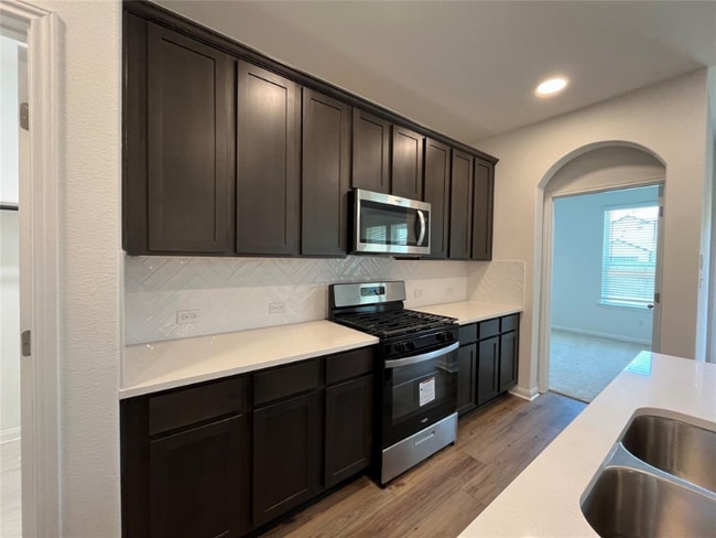 8521 Wellspring Loop, Round Rock, TX 78665 - photo 3