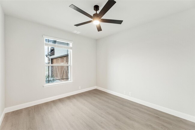 2618 Waterfall Ct, Venus, TX 76084 - photo 6