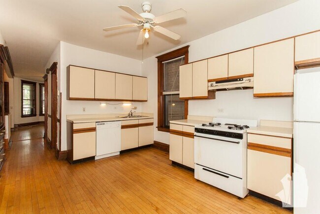 2730 N Wayne Ave unit 2850, Chicago, IL 60614 - photo 4