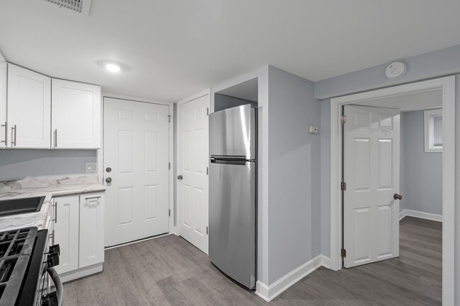 5620 N Marmora Ave unit G, Chicago, IL 60646 - photo 4