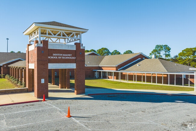 Denton Magnet School of Technology-main entrance